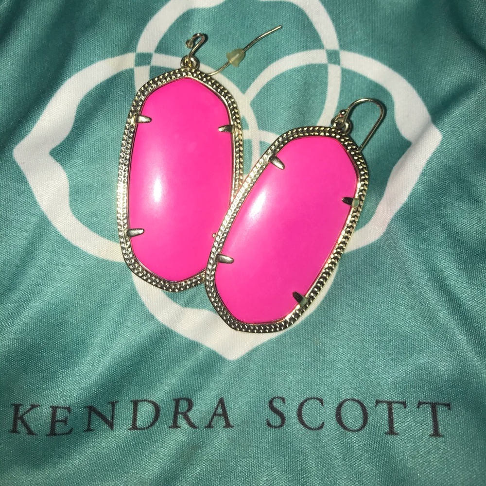 Kendra Scott Earrings ✨